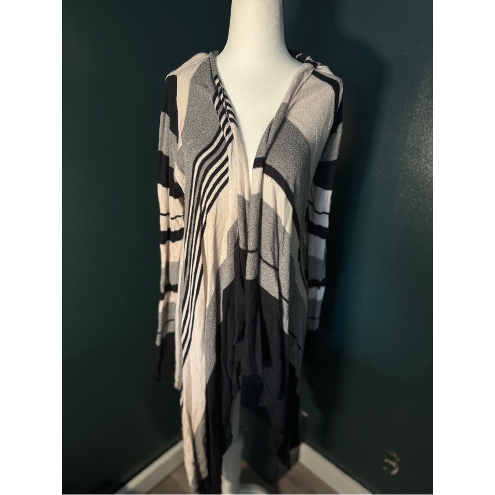 John + Jenn • Jonah Striped Open Cardigan • ASO Elena Gilbert - Picture 2 of 7